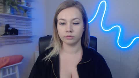 Holly online show from 01-17-25, 09:39