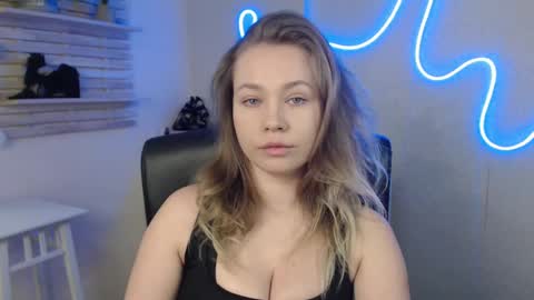 Holly online show from 02-11-25, 05:16