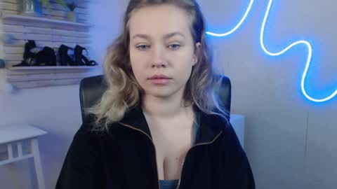 Holly online show from 02-13-25, 02:12