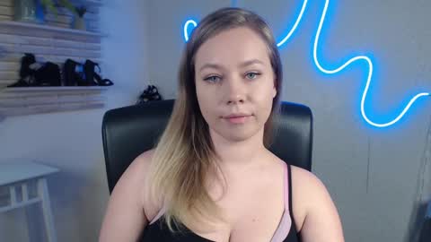 Holly online show from 02-24-25, 03:23