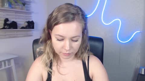 Holly online show from 03-05-25, 04:24