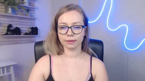 Holly online show from 03-07-25, 04:24