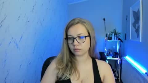 Holly online show from 09-22-25, 05:15