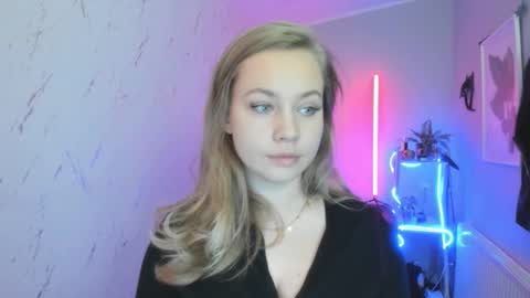 Holly online show from 10-21-25, 06:19