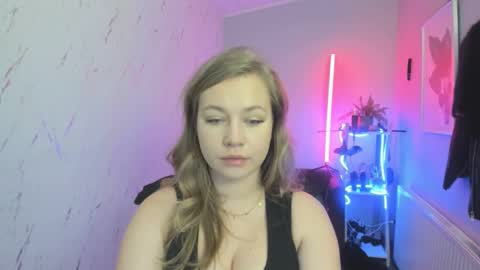 Holly online show from 11-26-25, 08:43