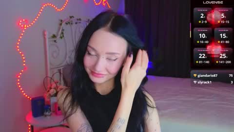 Snapshot of holly_berryy_ chatting on 09-28-25, 01:33 holly_berryy_ online show from 09-28-25, 01:33