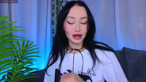 Snapshot of holly_berryy_ chatting on 10-11-25, 02:00 holly_berryy_ online show from 10-11-25, 02:00