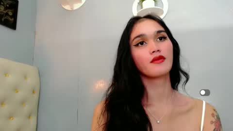 Snapshot of holly_sunshine69 chatting on 12-23-24, 12:08 Apple online show from 12-23-24, 12:08