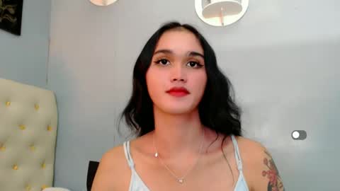 Snapshot of holly_sunshine69 chatting on 12-24-24, 03:16 Apple online show from 12-24-24, 03:16