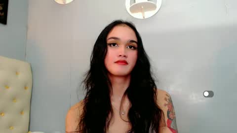 Snapshot of holly_sunshine69 chatting on 12-26-24, 09:55 Apple online show from 12-26-24, 09:55