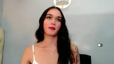 Snapshot of holly_sunshine69 chatting on 12-27-24, 11:17 Apple online show from 12-27-24, 11:17