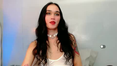 Snapshot of holly_sunshine69 chatting on 01-23-25, 09:29 Apple online show from 01-23-25, 09:29