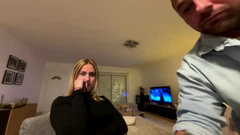 hollyandelon online show from 11-19-25, 12:21