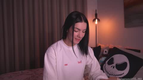 Holly Linder online show from 10-02-25, 01:23