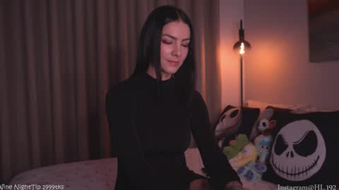 Holly Linder online show from 10-04-25, 02:20