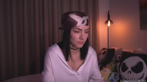 Holly Linder online show from 10-05-25, 02:10