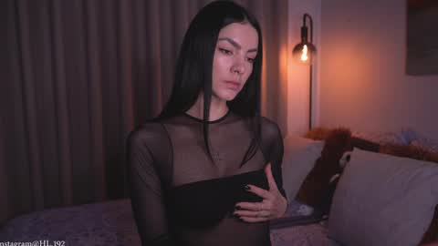 Holly Linder online show from 04-02-26, 01:03