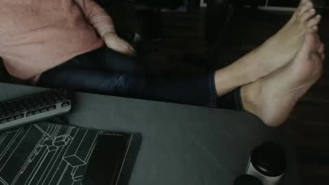 hollymollysucker online show from 12-27-24, 06:10