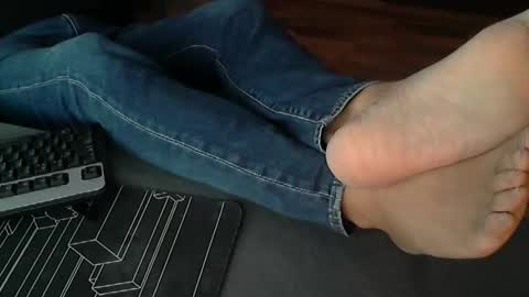 hollymollysucker online show from 12-18-25, 09:48