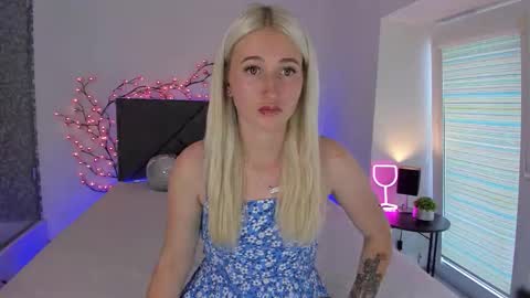 HollyTaillor online show from 09-15-25, 12:16