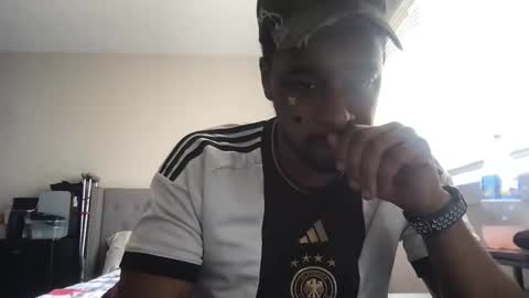 Snapshot of hollywoodsexxx chatting on 12-19-25, 04:58 HOLLYWOODSEXXX online show from 12-19-25, 04:58