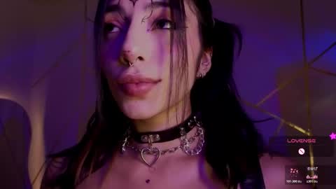 Snapshot of hollyxx_ chatting on 02-04-26, 11:42 holly online show from 02-04-26, 11:42