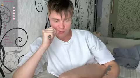 Snapshot of holy_eggs_00 chatting on 06-24-26, 04:17 holy_eggs_00 online show from 06-24-26, 04:17