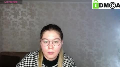 Welcome guys  Pleasure to see you all here  My name is MichaelaTip menu is active Private is open  online show from 12-27-24, 06:24