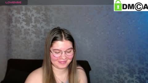 Welcome guys  Pleasure to see you all here  My name is MichaelaTip menu is active Private is open  online show from 01-23-25, 07:07