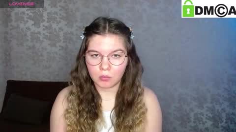 Welcome guys  Pleasure to see you all here  My name is MichaelaTip menu is active Private is open  online show from 01-29-25, 06:33