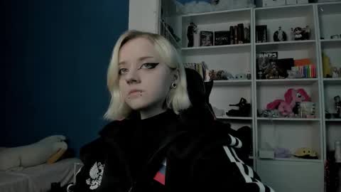 Snapshot of holy_mistresss chatting on 01-06-26, 09:35 holy_mistresss online show from 01-06-26, 09:35