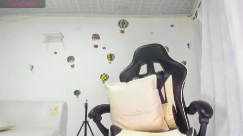 Holly online show from 03-05-25, 10:54