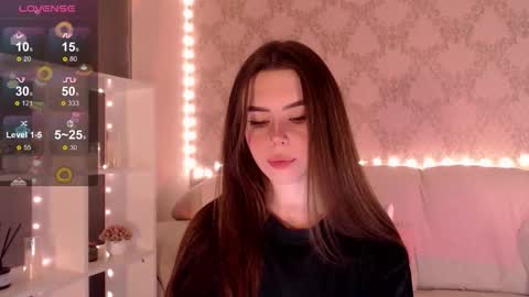 Mia online show from 11-06-25, 03:29