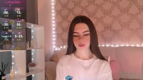 Mia online show from 11-21-25, 03:05