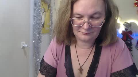 Snapshot of holymilfa chatting on 12-13-24, 02:49 holymilfa online show from 12-13-24, 02:49