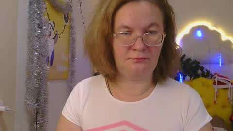 Snapshot of holymilfa chatting on 01-12-25, 08:04 holymilfa online show from 01-12-25, 08:04