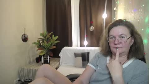 Snapshot of holymilfa chatting on 01-26-25, 01:36 holymilfa online show from 01-26-25, 01:36