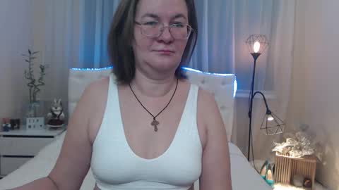 Snapshot of holymilfa chatting on 01-31-25, 07:50 holymilfa online show from 01-31-25, 07:50