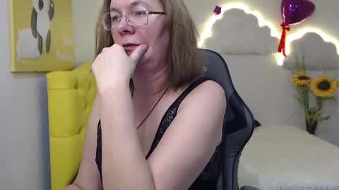 Snapshot of holymilfa chatting on 02-09-25, 01:56 holymilfa online show from 02-09-25, 01:56