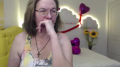 Snapshot of holymilfa chatting on 02-14-25, 01:51 holymilfa online show from 02-14-25, 01:51