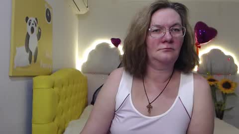 Snapshot of holymilfa chatting on 02-21-25, 02:48 holymilfa online show from 02-21-25, 02:48