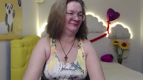 Snapshot of holymilfa chatting on 02-22-25, 07:56 holymilfa online show from 02-22-25, 07:56