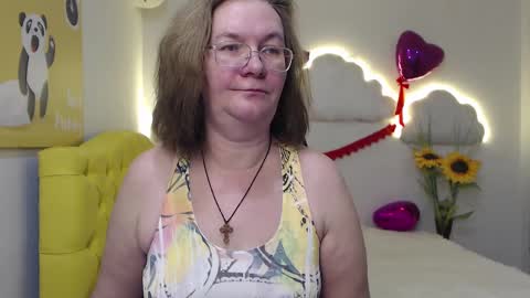 Snapshot of holymilfa chatting on 02-22-25, 11:02 holymilfa online show from 02-22-25, 11:02