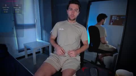 Snapshot of honestandrew chatting on 10-27-25, 07:12 Andrew online show from 10-27-25, 07:12