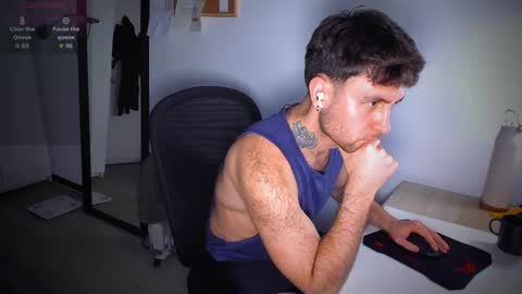 Snapshot of honestandrew chatting on 02-09-26, 12:31 Andrew online show from 02-09-26, 12:31