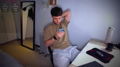 Snapshot of honestandrew chatting on 02-18-26, 12:01 Andrew online show from 02-18-26, 12:01