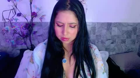 mimi online show from 12-16-25, 06:02