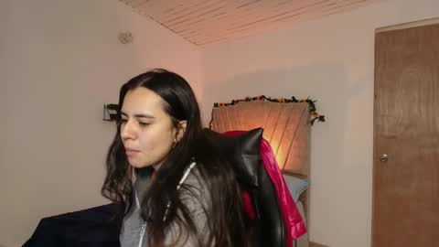 Snapshot of honey_buu chatting on 09-10-25, 02:06 online show from 09-10-25, 02:06