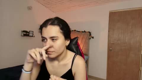 Snapshot of honey_buu chatting on 09-11-25, 02:06 online show from 09-11-25, 02:06