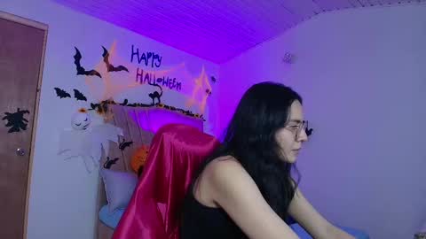 Snapshot of honey_buu chatting on 10-06-25, 02:58 online show from 10-06-25, 02:58